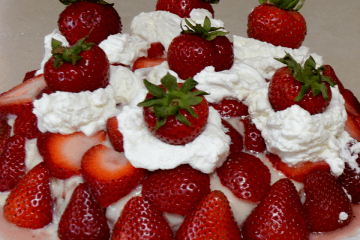 Swedish midsummer strawberry cake recipe